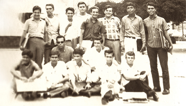 Alumnos de la primera generación de Arquitectura del ITESO