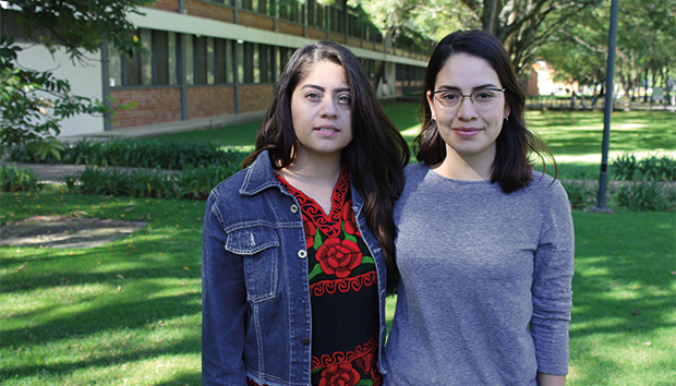 Karina de Santiago y Rosa María González buscan abrir espacios para la Filosofía. Foto: Marcela Gutiérrez